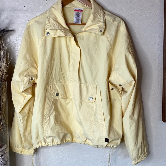 Pullover kangaroo pocket yellow windbreaker - Picture 2 of 6